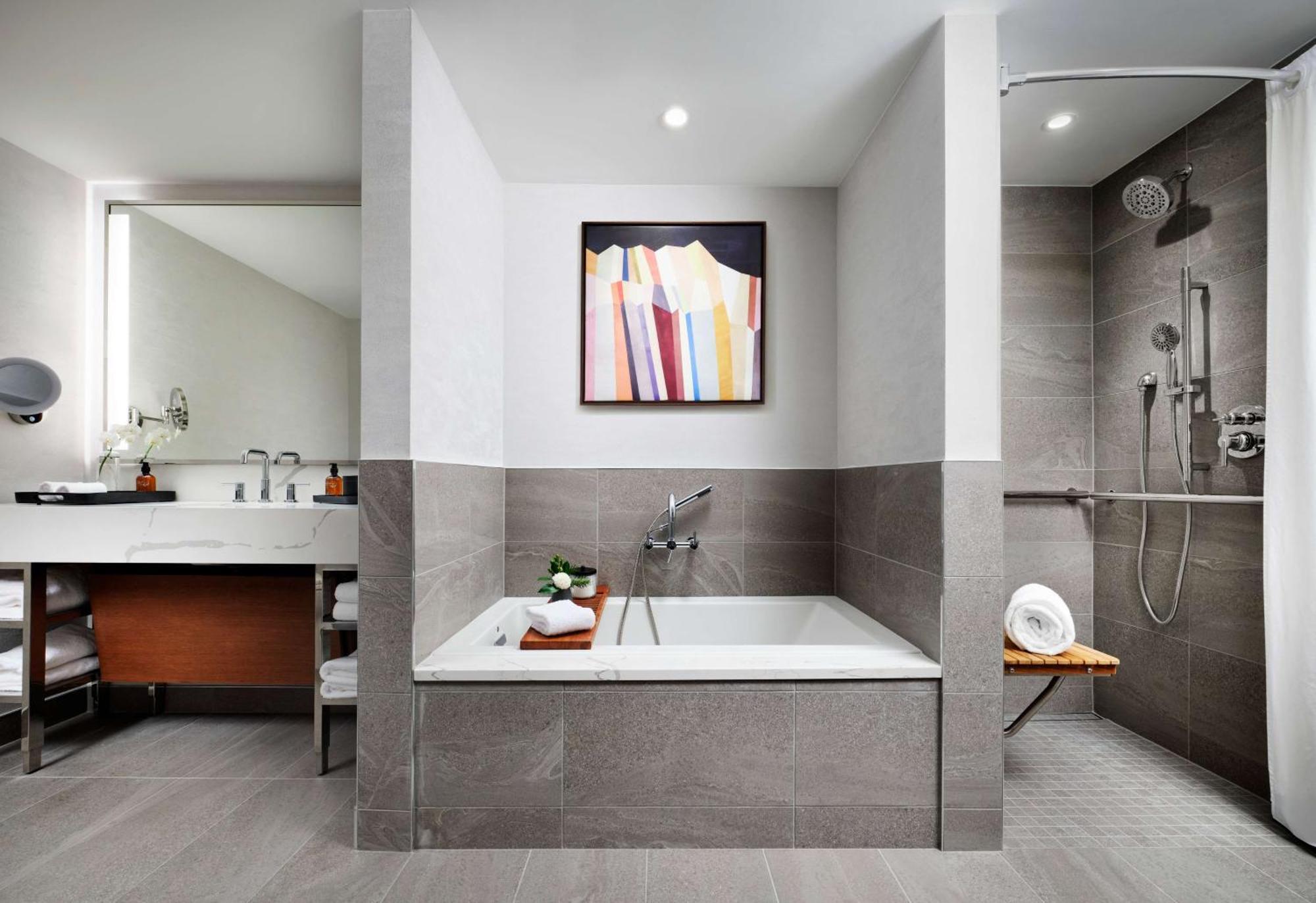 Alpenrock Breckenridge, Curio Collection By Hilton Resort