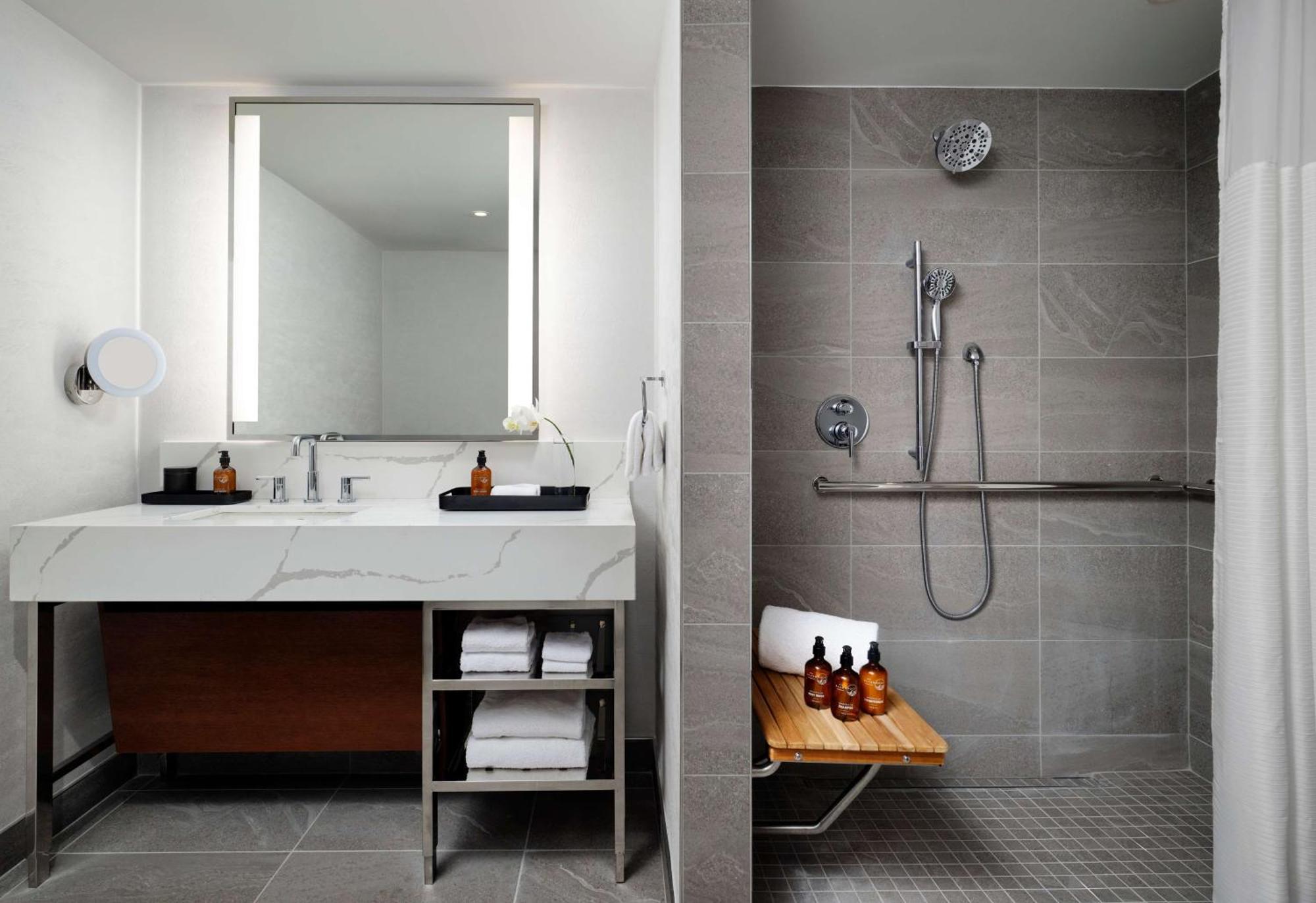 Resort Alpenrock Breckenridge, Curio Collection By Hilton
