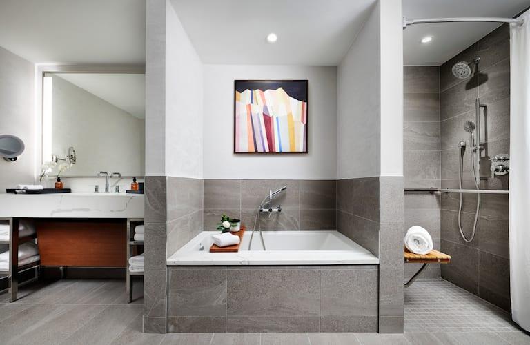 Resort Alpenrock Breckenridge, Curio Collection By Hilton